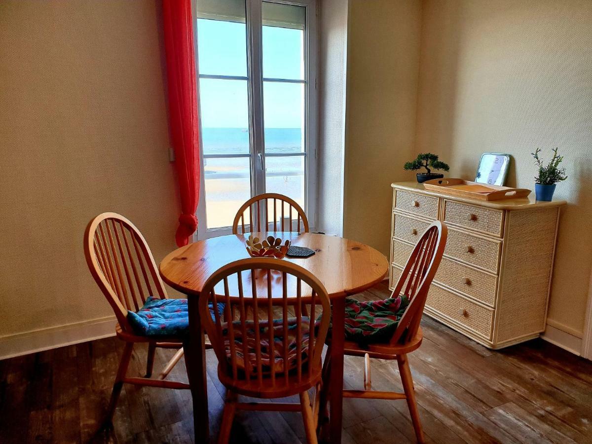 Appartement Sur La Plage 4 Personnes Arromanches-les-Bains Exterior photo